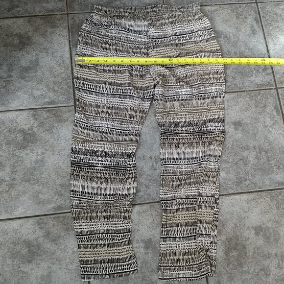 (2/$20) Reitmans loose soft trousers size 6P - Picture 2 of 8